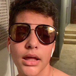 Meet your Posher, Diego